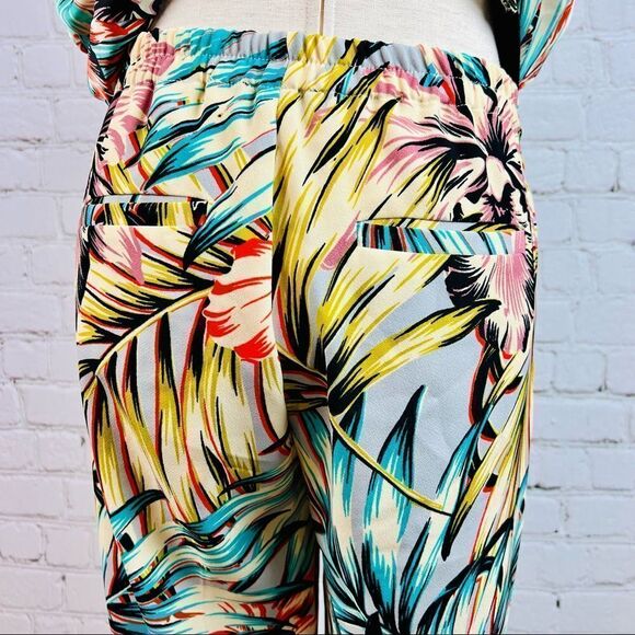The Limited Tropical Two Piece Pant/Sleeveless Aloha Top Set - Picture 15 of 16